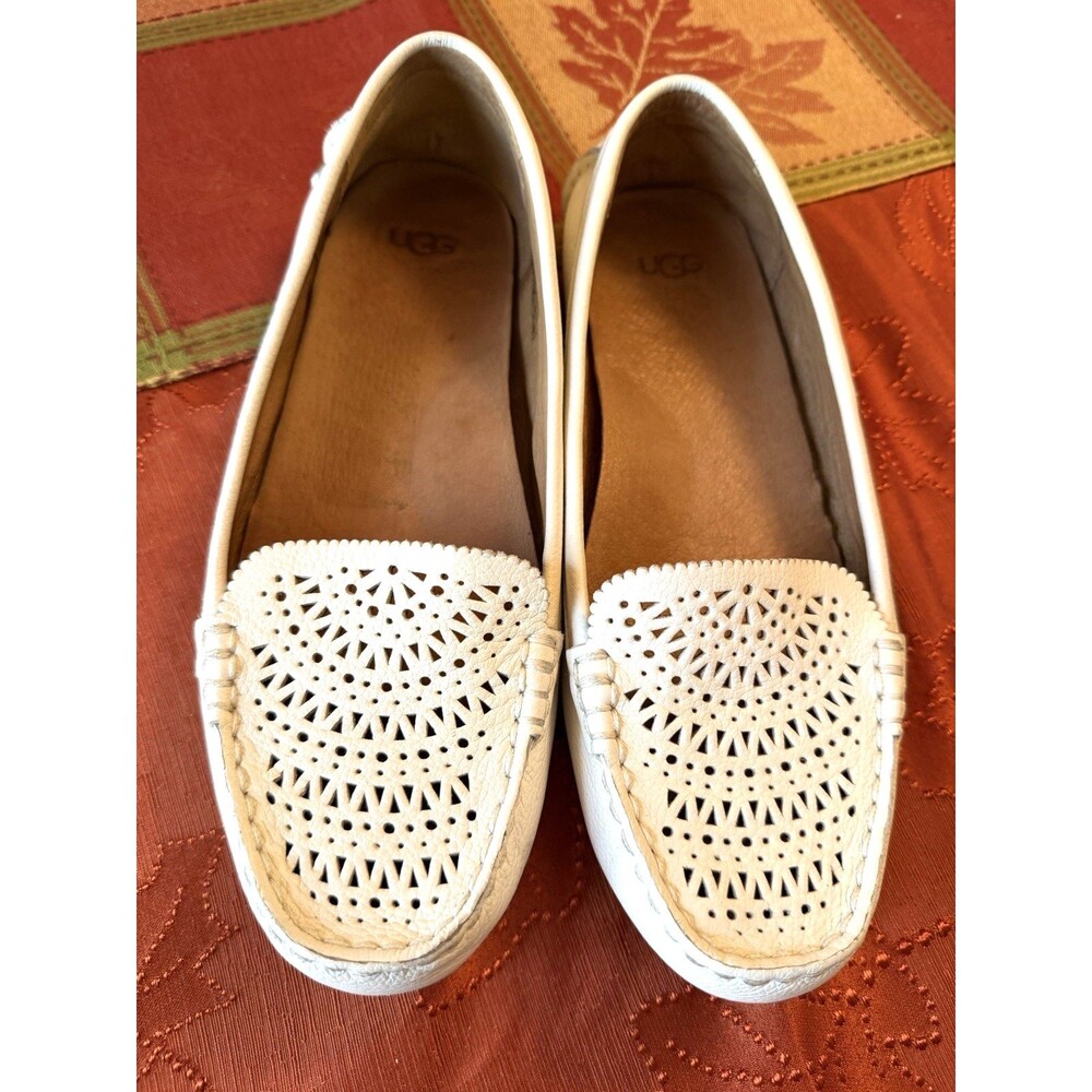 UGG Claire Sz 8 Perforated Leather Slip-on Shoes Moccasin Loafers Flats White